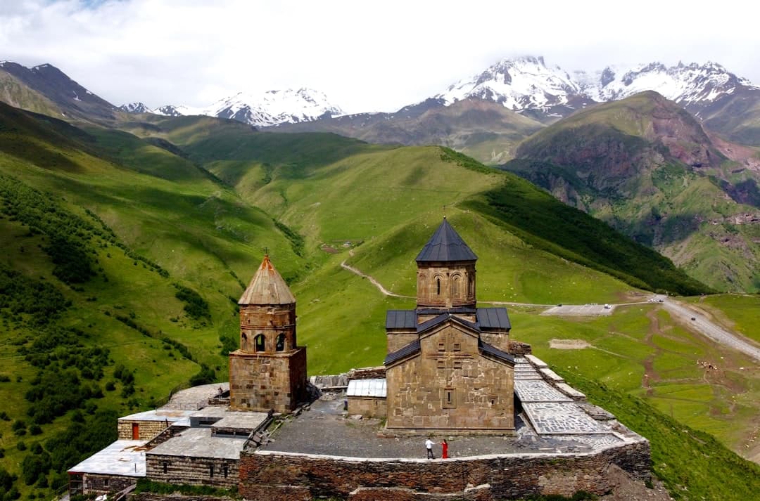 ხელოვნური ინტელექტი ქართული ტურისტული სააგენტოებისთვის: მოთხოვნიდან მარშრუტამდე